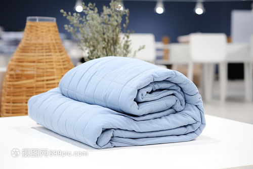 《卷曲的被子 生活中的温暖符号》